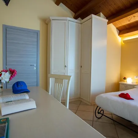Hotel Caneo 3*