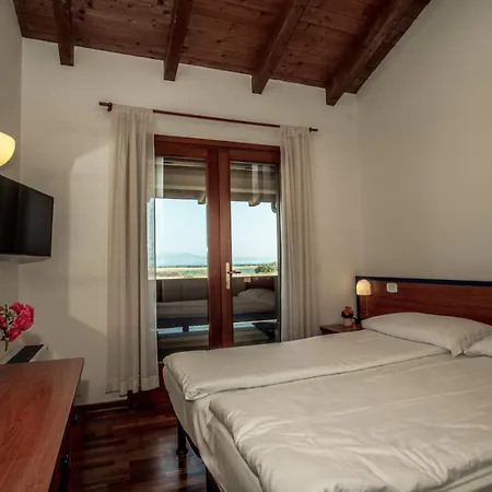 Caneo Hotel 3*